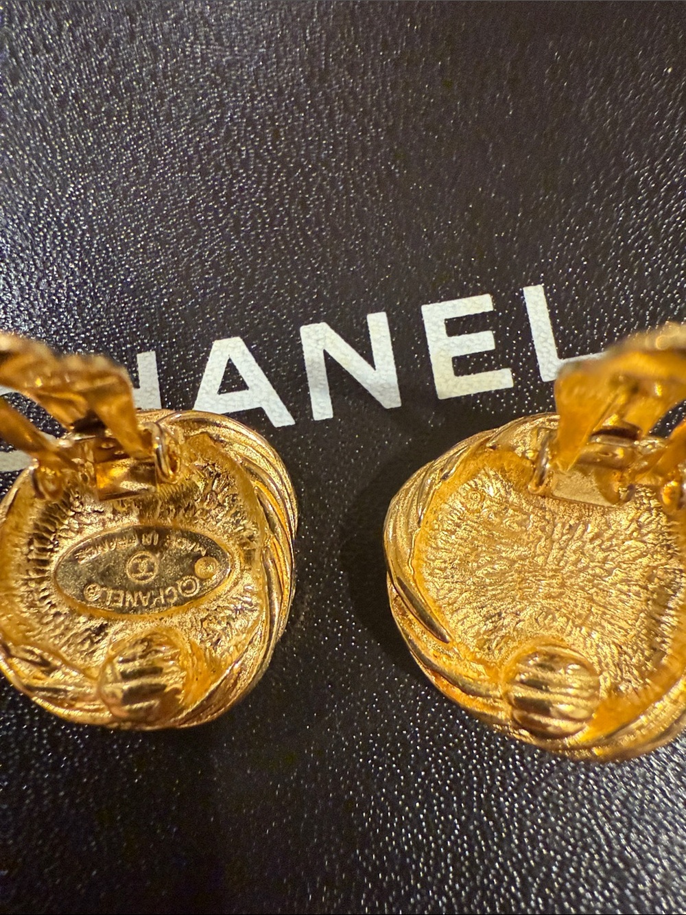 CHANEL Gold Twisted CC Clip-On Earrings - Picture 4 of 6